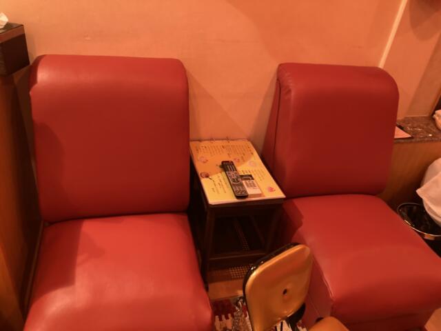 シーサイドヴィラミヤビ(静岡市駿河区/ラブホテル)の写真『216号室　椅子、小型テーブル』by まさおJリーグカレーよ