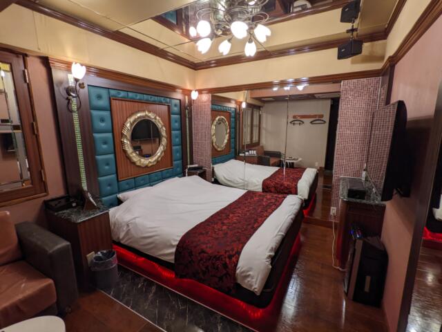 シーズ鶯谷(台東区/ラブホテル)の写真『205号室、ゆとりの広さで壁と天井が鏡張り！』by よしっく