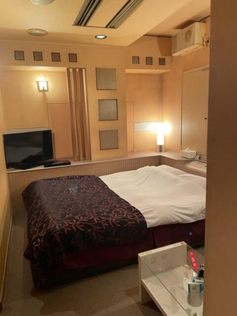 サンレモ(新宿区/ラブホテル)の写真『202号室、玄関から室内。』by 都まんじゅう
