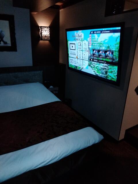 HOTEL Balibali ANNEX（バリバリアネックス）(品川区/ラブホテル)の写真『306号室 中からベッドとテレビ』by 巨乳輪ファン