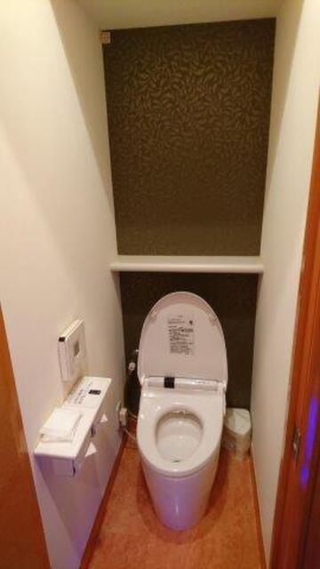 ホテルFooo（フー）(豊島区/ラブホテル)の写真『208号室（トイレ。ウォシュレットはTOTO製）』by 格付屋