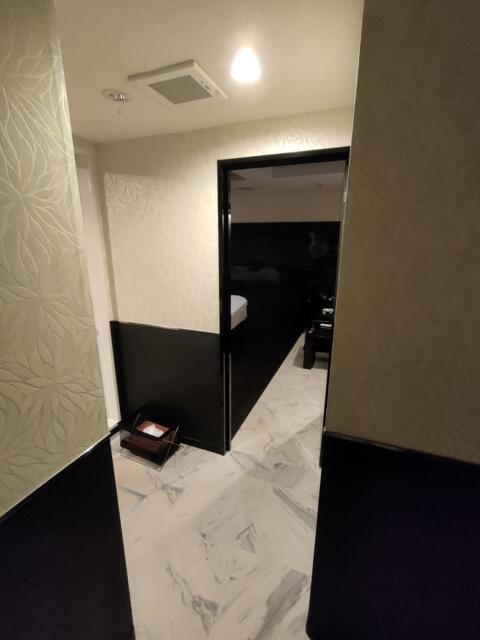 ホテル アトランタ(豊島区/ラブホテル)の写真『601号室玄関』by オマール海老のビスク