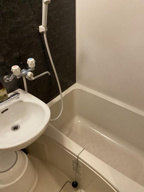 HOTEL K Omiya(さいたま市大宮区/ラブホテル)の写真『310号室(浴室左手前から)』by こねほ