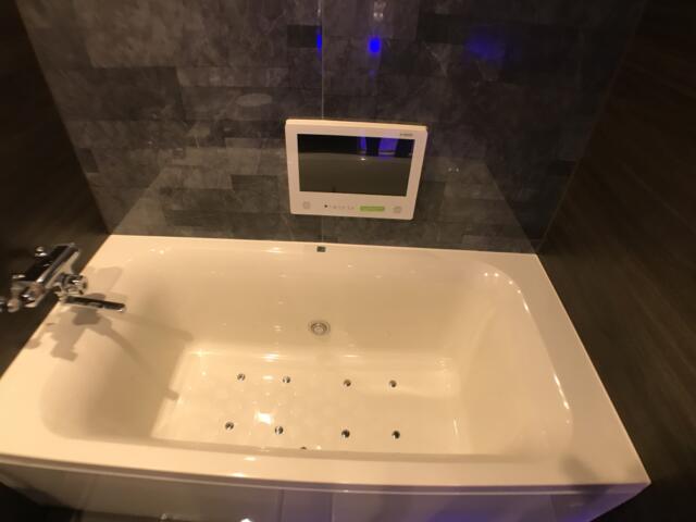 HOTEL AMAN(アマン)(浜松市/ラブホテル)の写真『212号室　浴槽』by ま〜も〜る〜