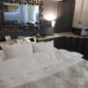 HOTEL EXE ANNEX(エグゼ アネックス)(台東区/ラブホテル)の写真『205号室 ベッド全景』by よしわランド