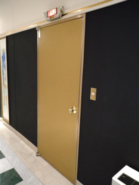 ホテル パル新宿店(新宿区/ラブホテル)の写真『302号室 部屋前』by なめろう
