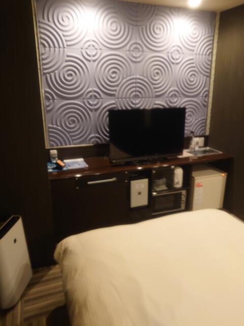 Hotel Let's(ホテル レッツ)(さいたま市大宮区/ラブホテル)の写真『211号 ベッドからテレビ側』by momomo