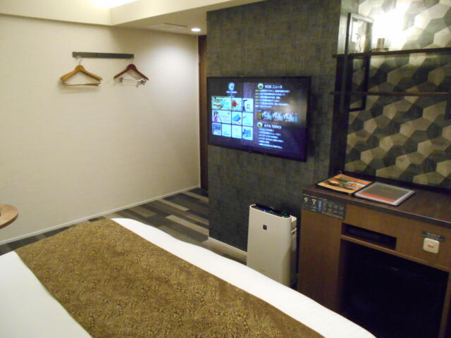 WILL URBAN 多摩センター(多摩市/ラブホテル)の写真『205号室、部屋奥から』by もんが～