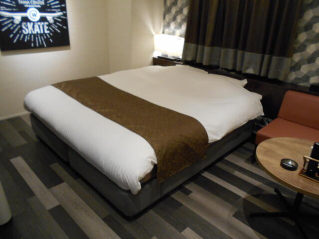 WILL URBAN 多摩センター(多摩市/ラブホテル)の写真『205号室、ベッド』by もんが～