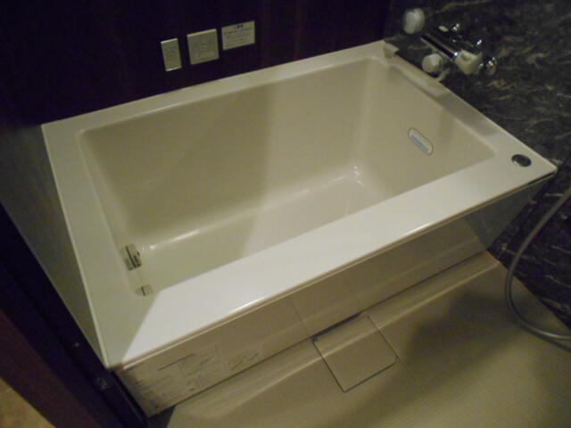 WILL URBAN 多摩センター(多摩市/ラブホテル)の写真『205号室、浴槽』by もんが～