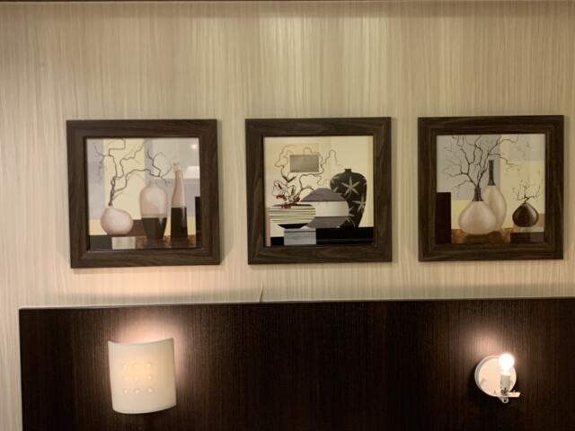 ホテル ピュア・アジアン(墨田区/ラブホテル)の写真『201号室　お洒落な壁画』by 東京都