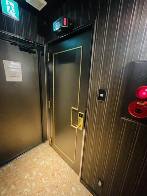 HOTEL SERA APio（セラアピオ）(台東区/ラブホテル)の写真『321号室出入口』by miffy.GTI