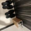 池袋グランドホテル(豊島区/ラブホテル)の写真『704号室　スリッパと靴ベラ』by hireidenton