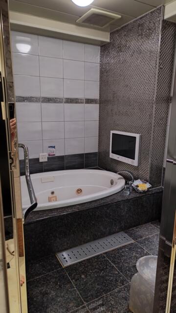 HOTEL COCO RESORT（ココリゾート）(厚木市/ラブホテル)の写真『307号室風呂1』by きよ_misa