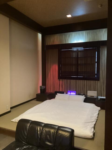 Utovilla（ユートビラ）HOTEL555 沼津店(沼津市/ラブホテル)の写真『30号室ベットルーム』by さまよう旅人