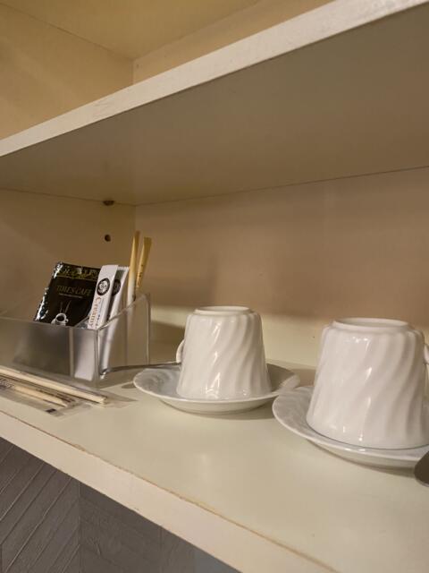 HOTEL CORE 池袋(豊島区/ラブホテル)の写真『503号室(カップ、コーヒーセット)』by こねほ