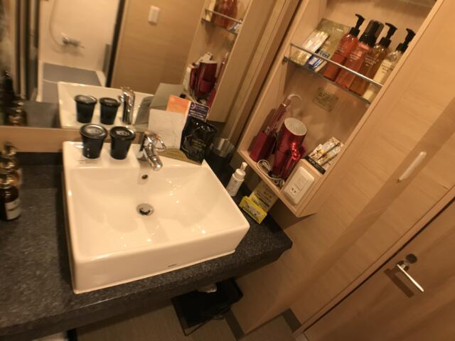 ホテル 艶(静岡市駿河区/ラブホテル)の写真『606号室　洗面所』by ま〜も〜る〜