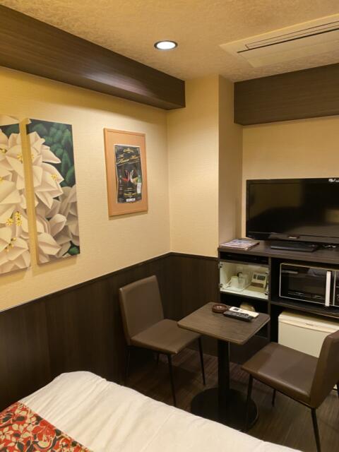 ホテル ピュア・アジアン(墨田区/ラブホテル)の写真『404号室(左奥から手前)』by こねほ