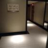 HOTEL Villa Senmei(ヴィラ センメイ）(大田区/ラブホテル)の写真『２階 エレベーター降りてすぐの景色』by なめろう