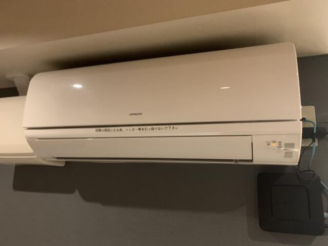 ホテル中山(新宿区/ラブホテル)の写真『202号室　日立製エアコン』by 東京都