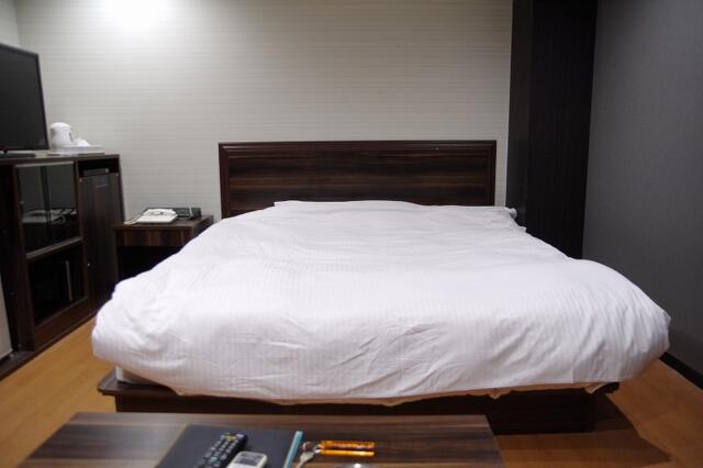 HOTEL GRANDE(川口市/ラブホテル)の写真『404号室　ベッド』by マーケンワン