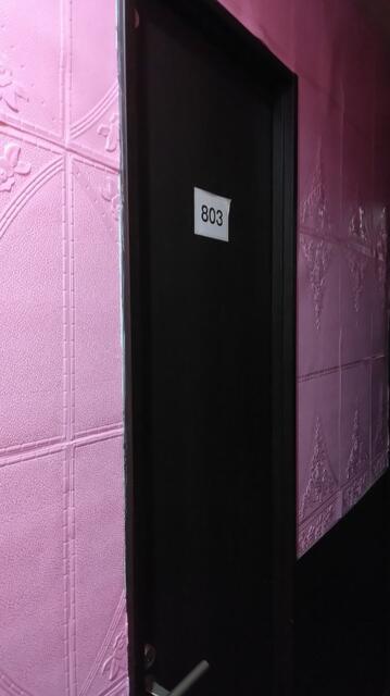 レンタルルーム MK(千代田区/ラブホテル)の写真『803号室入口 – 受付けと同じフロアの一番奥にある。』by _Yama