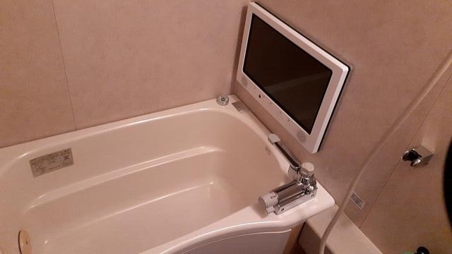 ホテルAVYSS(アビス)(新宿区/ラブホテル)の写真『701号室浴室。広くはない』by 春風拳