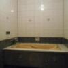 ホテル DUO-M （デュオエム）(福岡市中央区/ラブホテル)の写真『201号室の浴室、少し狭いが、二人には十分な広さがある。』by 猫饅頭