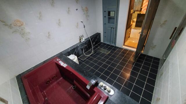 ホテル ピーコック(千葉市中央区/ラブホテル)の写真『901号室　浴室』by 正直下半神