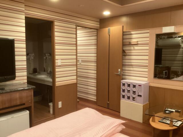 ホテル MARE（マーレ）(品川区/ラブホテル)の写真『203号室 お部屋奥から見た室内』by ACB48