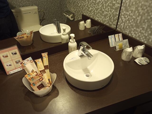 WILL 渋谷(渋谷区/ラブホテル)の写真『203号室 洗面台』by タンスにゴンゴン