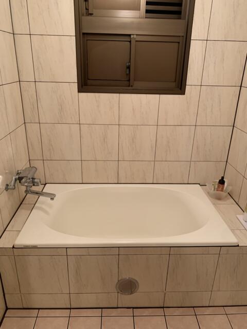 ホテルSAVOY(台東区/ラブホテル)の写真『408号室　浴室（バスタブ）』by 鶯谷人