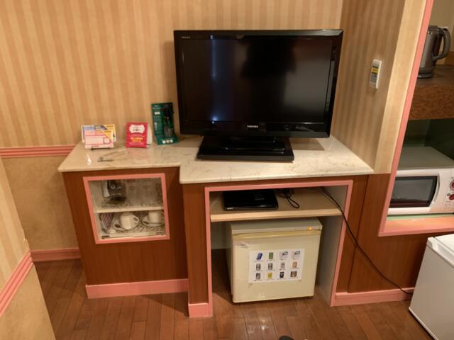ホテル ルポ(墨田区/ラブホテル)の写真『403号室　テレビ周り』by 東京都