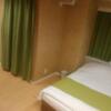ホテルマーブル(品川区/ラブホテル)の写真『304号室　ベッドの脇に広めのスペースあります。』by 市