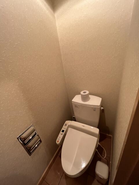 HOTEL EVA（エヴァ）(足立区/ラブホテル)の写真『407号室トイレ』by 無法松