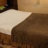 フロンティア(八王子市/ラブホテル)の写真『八王子・ホテルフロンティア302号室のベッドです。ゆったりしたベッドで楽しめるスペースです。』by マックさん