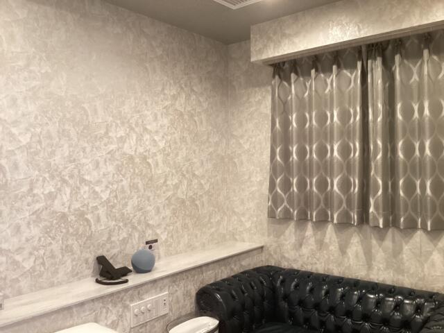 HOTEL DIAMOND（ダイヤモンド）(渋谷区/ラブホテル)の写真『202号室 壁掛けTV側から見た室内』by ACB48