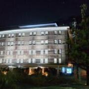 ホテル HANABI(岐阜市/ラブホテル)の写真『夜の外観』by キセキと呼ぶ他ない