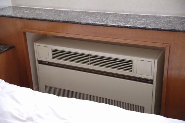 アーバンステージ(新宿区/ラブホテル)の写真『317号室　据置型エアコン』by マーケンワン