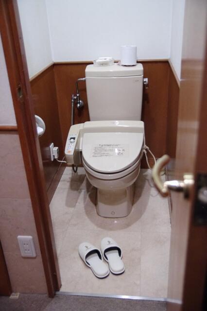 アーバンステージ(新宿区/ラブホテル)の写真『317号室　洗浄機能付きトイレ』by マーケンワン