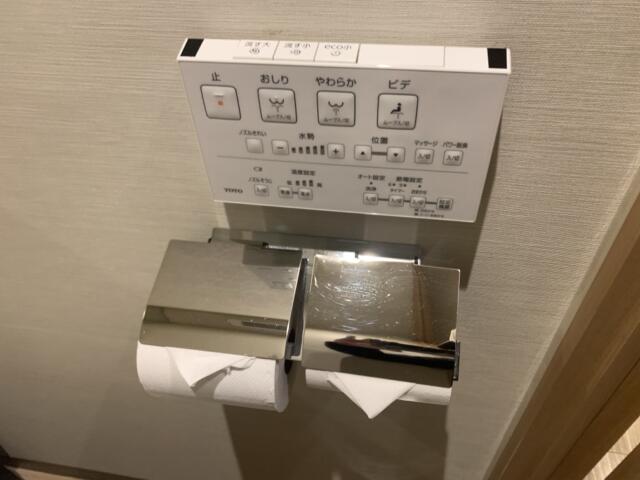 ホテル 小山 (KOYAMA）(新宿区/ラブホテル)の写真『203号室　操作盤&amp;ペーパーホルダー』by 東京都