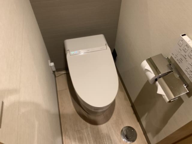 ホテル 小山 (KOYAMA）(新宿区/ラブホテル)の写真『203号室　トイレ』by 東京都