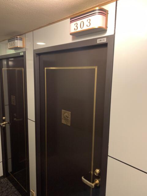 ドルフィン(新宿区/ラブホテル)の写真『303号室　部屋前』by 東京都