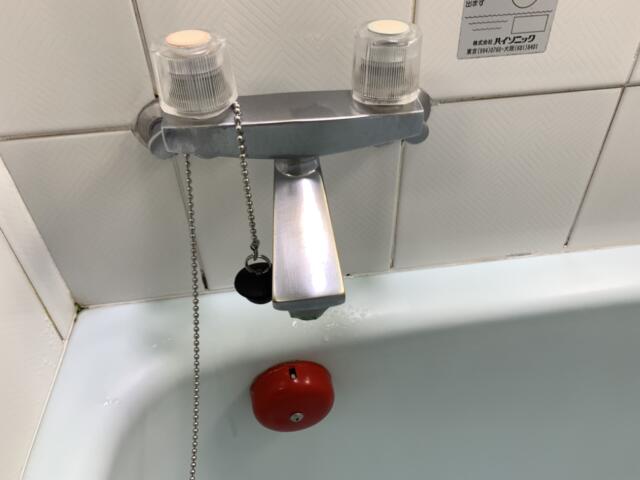 ドルフィン(新宿区/ラブホテル)の写真『30３号室　浴室水栓と溢れ防止装置』by 東京都