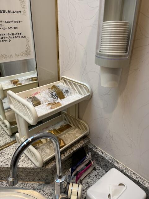 HOTEL AI（アイ）(沼津市/ラブホテル)の写真『714号室　アメニティ、紙コップ』by ま〜も〜る〜