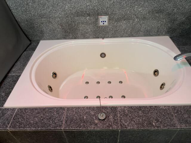 HOTEL AI（アイ）(沼津市/ラブホテル)の写真『714号室　浴槽』by ま〜も〜る〜