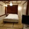 ペリカン(渋谷区/ラブホテル)の写真『402号室　寝室全景　仕切りの襖ははずしてある。』by angler