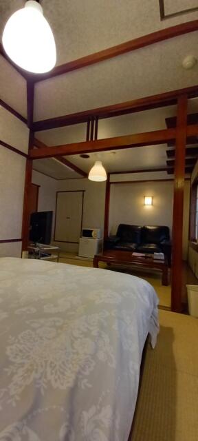 ペリカン(渋谷区/ラブホテル)の写真『402号室　寝室側からの照明の様子』by angler