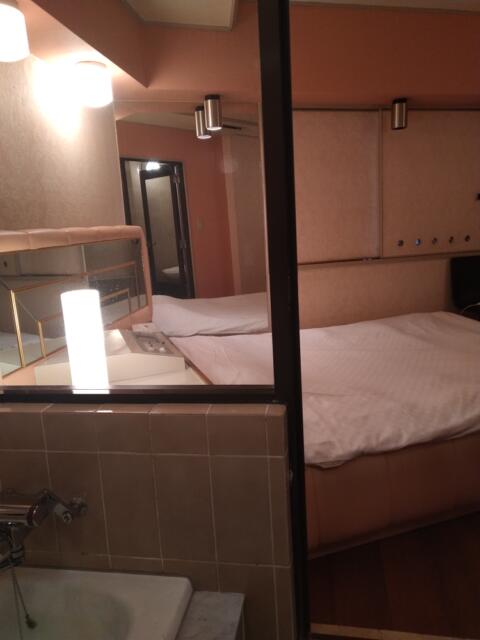 アランド吉祥寺(武蔵野市/ラブホテル)の写真『110号室（浴室〜ベッドは丸見え）』by ＪＷ