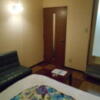 ホテルシティ(立川市/ラブホテル)の写真『203号室、部屋奥から入り口方向』by もんが～